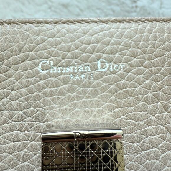 Christian Dior medium Diorever handle bag Authentic Retail 3950$ - Picture 8 of 16